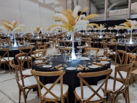 IWM Duxford feather centrepieces7