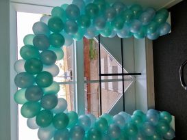 balloon arch display.jpg