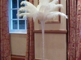 feathers cake table