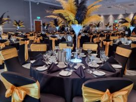 james bond feather centrepieces4