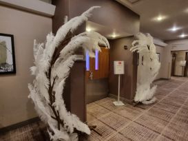 ostrich feather entrance hinckley island1