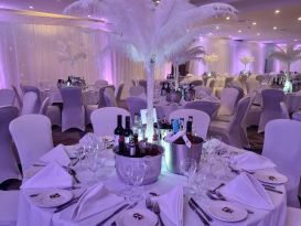 ostrich feather table centres7